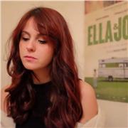 Professoressa specializzata su sostegno impartisce lezioni di Letteratura Italiana